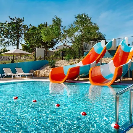 Stacaravan In Camping Banjol